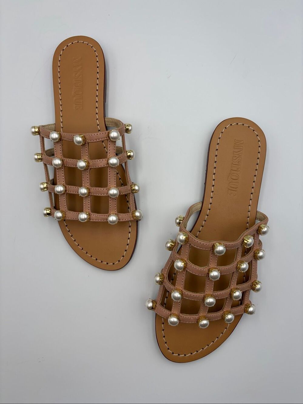 Mystique Size 9 Champagne Leather Pearl Embellished Slide Sandals - Picture 11 of 12